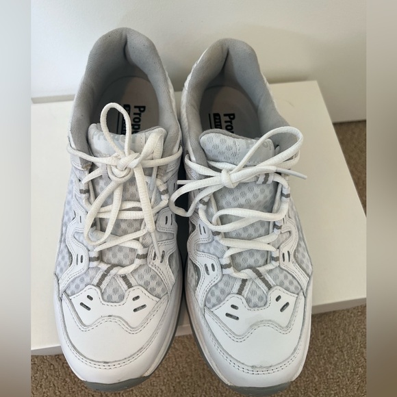 Propet White Runners - Picture 5 of 9